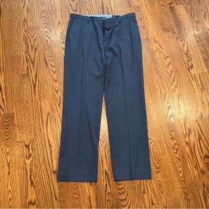 Banana Republic Men's Dress Pants size 34 x 32 tailored slim fit - Navy